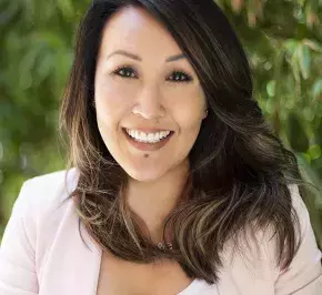 Bio: Cathy Song Novelli is Senior Vice President, Marketing + Communications at Hubilo, the all-in-one hybrid event platform designed to drive deep engagement.