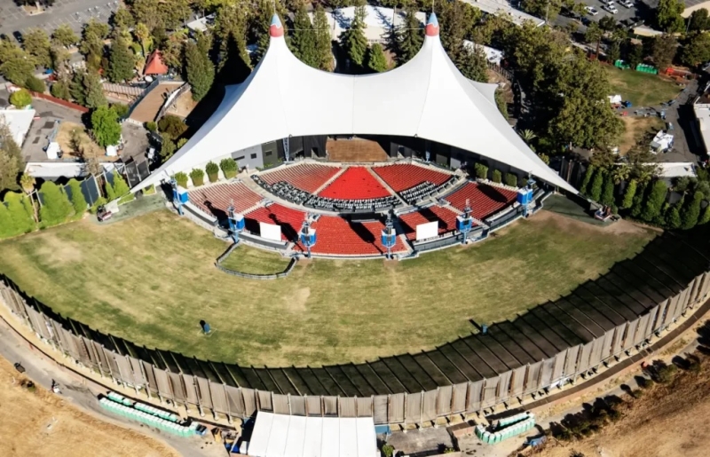 shoreline amphitheater