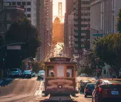 San Francisco cable car Amogh Manjunath on Unsplash